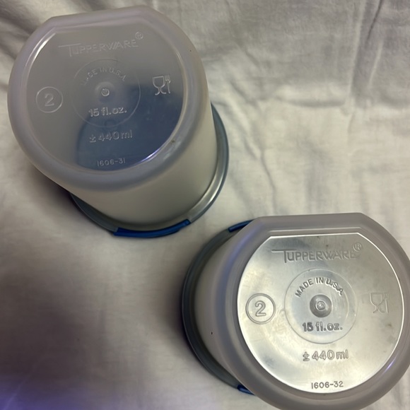 Tupperware Modular System 15 oz round Spice Shaker Containers. Set of 2 - Picture 4 of 4